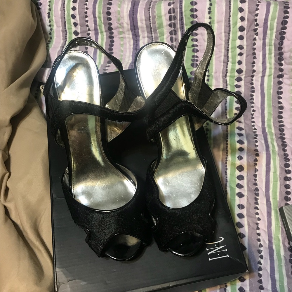 Cute cross strap heels